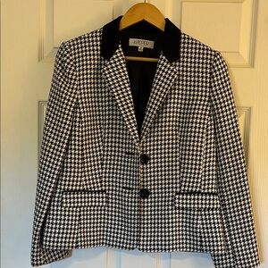 Kasper Women's Houndstooth Blazer with Black Collar